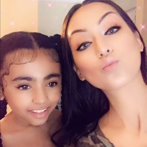 Meet your Posher, Esperanza